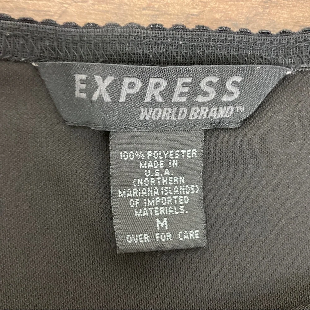 Express Black Skirt w/ Red Flowers Size M - Picture 6 of 8